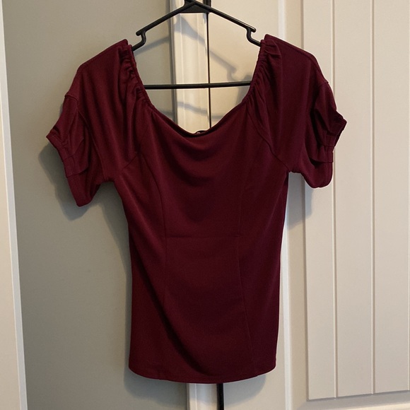 Small Express one eleven maroon top - Picture 4 of 4